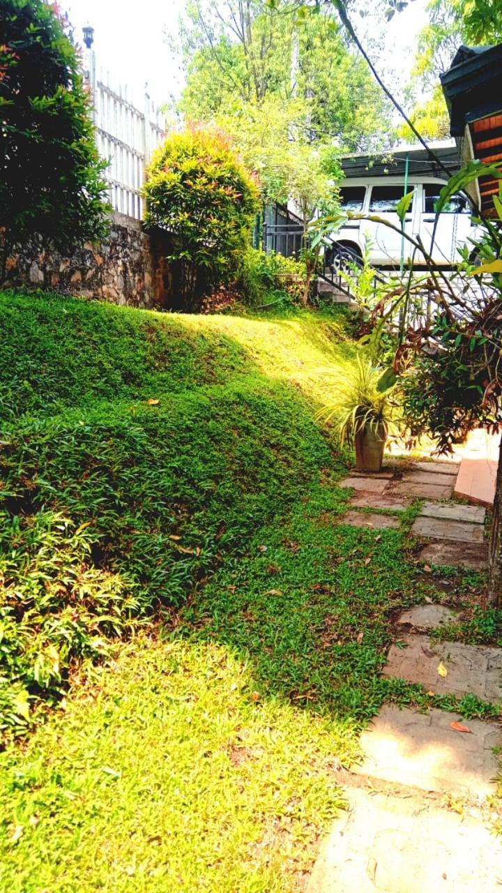 Kandy River Garden Exteriér fotografie